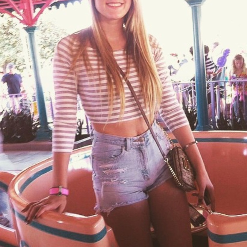 Bebe cropped 3/4 top